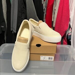 UGG Zilo Slip On Shoes Loafers - 
Womens Size 10
Brand new with original box
